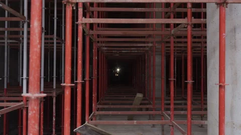 Metal reinforcements form grid spreading concrete pressure uniformly Vídeo Stock 296713652
