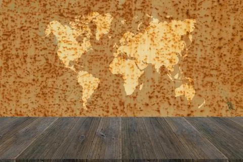 Metal rust wall texture surface with Wood terrace and world map Foto stock