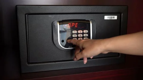 Metal safe in the hotel Video stock 156252131