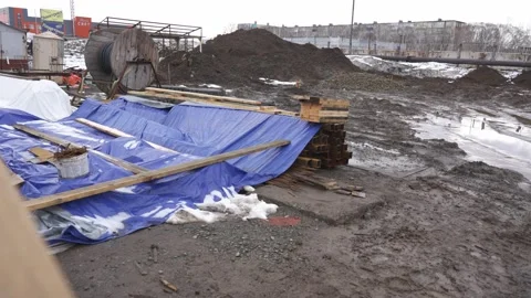Metal structures on a dirty construction site Видео 165251867