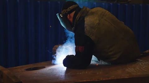 Metal welding works Stock Footage 139915378