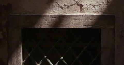 Metal window grille on weathered facade in Rovinj 스톡 동영상 334243503