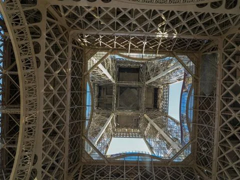 Metallic structure of the Eiffel tower metallic structure of the Eiffel to... 스톡 사진