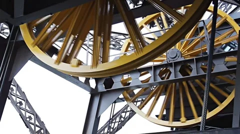 Metallic wheels of Eiffel Tower Vídeos de archivo 6532145