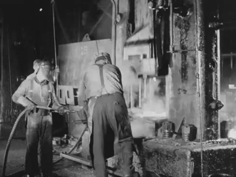 Metalworkers operate stamping machine Video stock 229023925