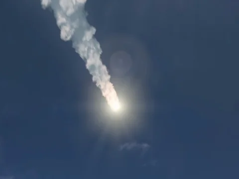Meteor (Asteroid) burns in atmosphere. Stock Footage 77803337