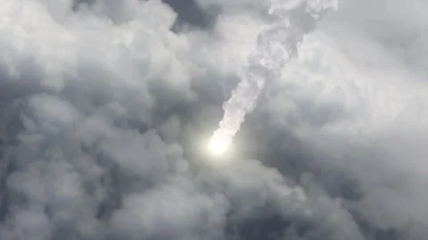 Meteor (Asteroid) burns in atmosphere. Video stock 331576749