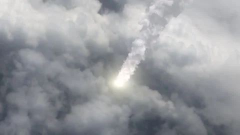 Meteor (Asteroid) burns in atmosphere. Stock-Footage 332121700
