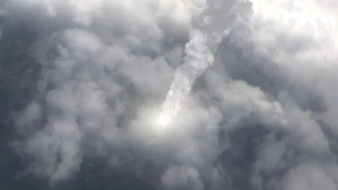 Meteor (Asteroid) burns in atmosphere. Stock Footage 332917456