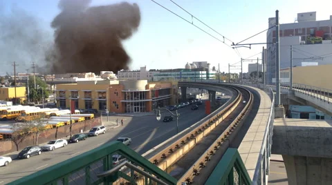 Meteor strikes city and explodes destroying buildings Vidéo 62389884