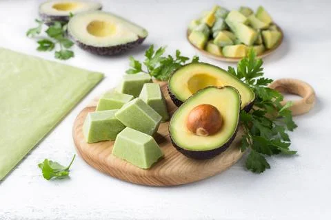 Methods for freezing avocados - in the form of puree in portions, puree in .. Stock Photos