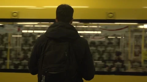 Metro Berlin U-Bahn Video stock 56558067