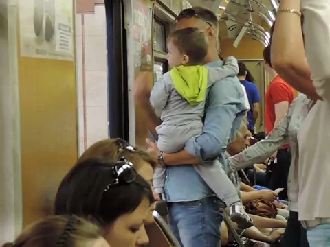 Metro 動画素材 89268651