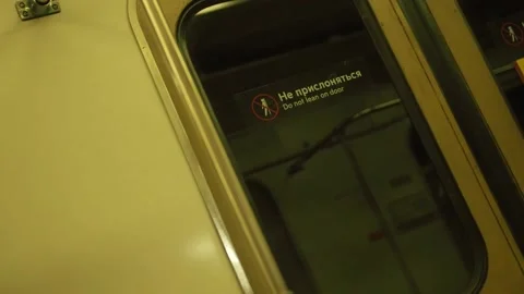 Metro 库存影片 159678197