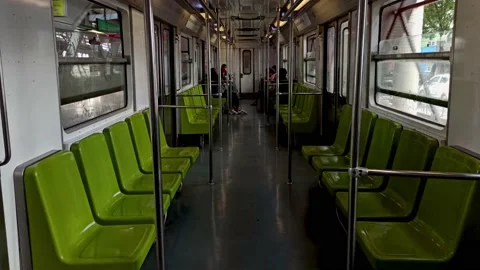 Metro in Mexico City Vídeos de archivo 144400664
