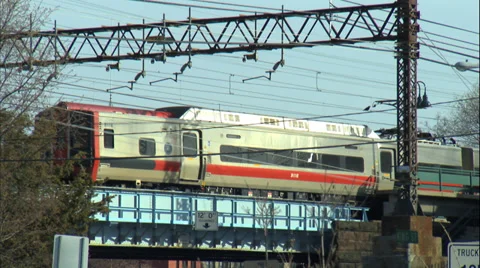 Metro North Train. MNR train Leaving Port Chester. MTA. Vídeo Stock 37275301