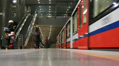 Metro station 5 Video stock 742012