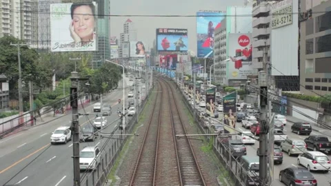 Metro Train Center Shot with Highway Vídeo Stock 156101596