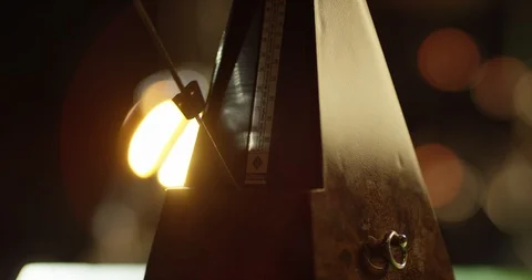 Metronome and lens effect Vidéo 114836356