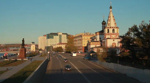 Metropolis. In big city heavy traffic Stock Footage 32254553