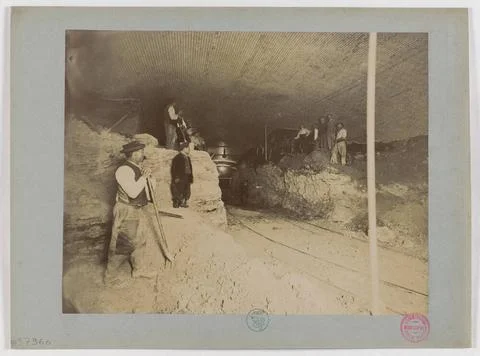 Metropolitan construction, development of a tunnel with workers. Paris Met... Stock-Fotos