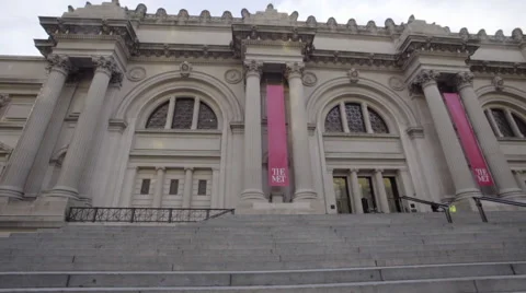 Metropolitan Museum of Art establishing shot Stock Footage