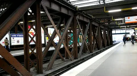 Metrotrain arriving Stock Footage 10883312