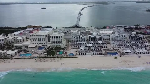 The Mexican Caribbean feels more optimistic about 2026 after a tough year for to Stock Footage 325451018