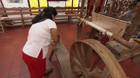 Mexican Carpet weavers working Stock Footage 39964399
