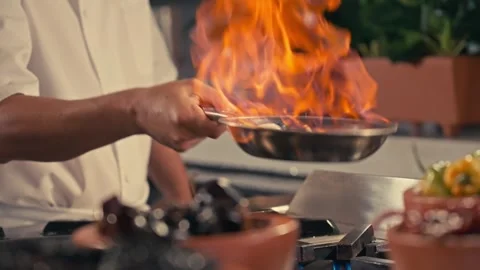 Mexican Chef is Preparing Mexican dishes for dinner at a resort hotel Video stock 280704128