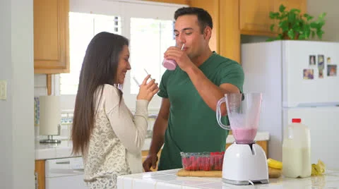 Mexican couple drinking smoothies Vídeo Stock 22794519