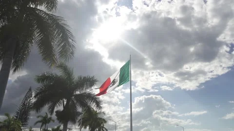 Mexican Flag at distance - Push in movement Video stock 148892804