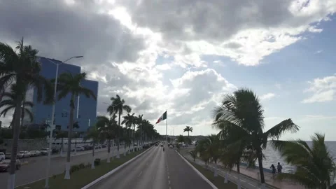 Mexican flag next to seaside - push in movement Video stock 148892415