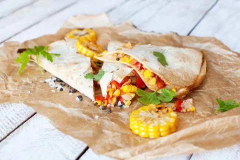 Mexican Quesadilla wrap with vegetables Foto stock