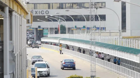 Mexico Border Crossing HD Vídeos de archivo 35509779