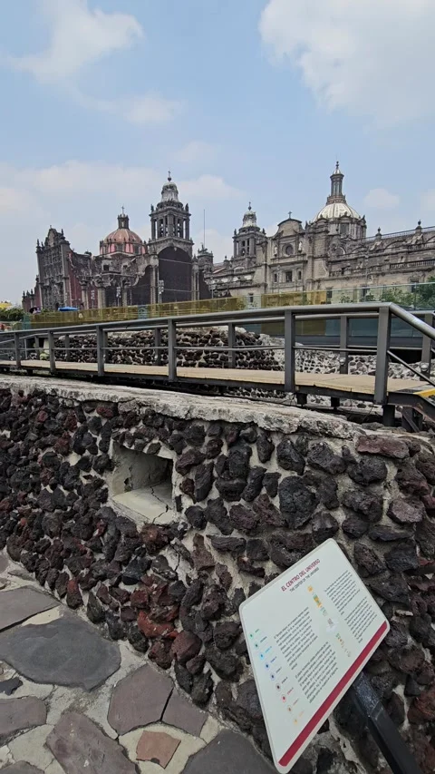 Mexico City – Templo Mayor, Aztec Ruins [8K] Vídeos de archivo 340372083
