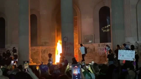 Mexico: State Building Set Fire At End Of Women's Day Protest In Monterrey 4 Vídeos de archivo 235459964