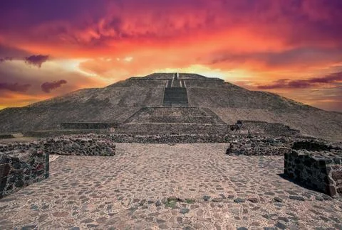 Mexico, Teotihuacan pyramids in Mexican Highlands and Mexico Valley close to  Stock Photos