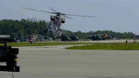 Mi-14PŁ helicopter doing maneuvers at air show in Gdynia 스톡 동영상 136493196