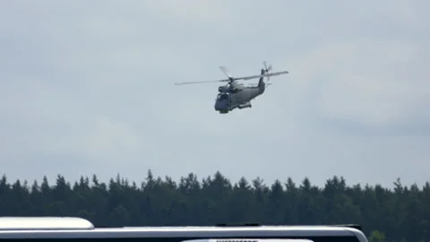 Mi-14PŁ helicopter doing maneuvers at air show in Gdynia 스톡 동영상 136493615
