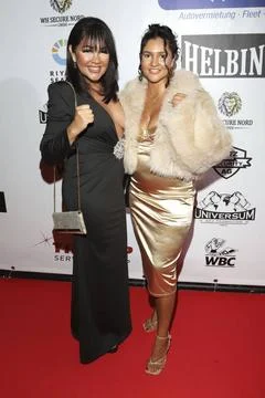  Mia St. John mit Tochter Paris St. John bei der Legends Gala Night anlass... Stock Photos