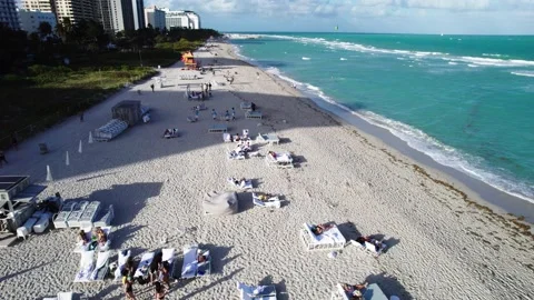 Miami Beach  fast dolly back 02 Video stock 171557903