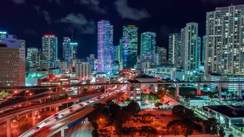 Miami downtown timelapse hyperlapse. Beautiful aerial shot of Miami city. Vídeo Stock 113198994