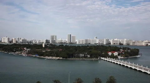 Miami Florida scenic skyline aerial pan Stock Footage