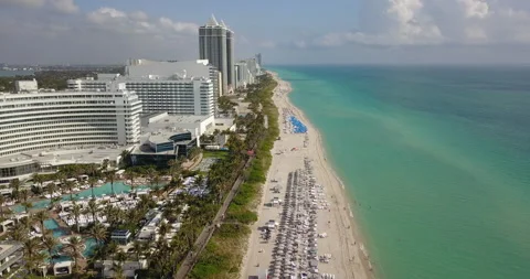 Miami_beach_fountainbleu.MP4 Stock Footage