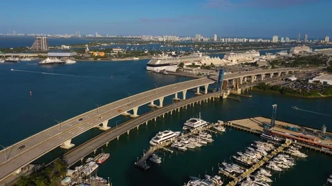MiamiCruisePort Stock-Footage 124571456