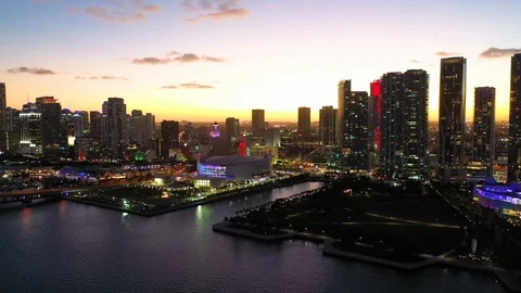 MiamiDusk2 库存影片 124571620