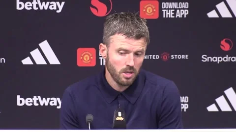 Michael Carrick says Man Utd will ‘wait and see’ as transfer deadline looms 스톡 동영상 344059104