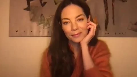 Michelle Monaghan is being interviewed for 'Every Breath You Take' - 2021 Stock Footage 157434801
