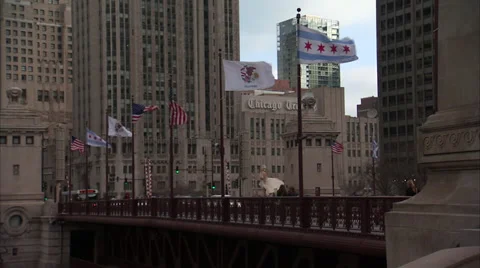 Michigan Ave Bridge - Chicago Stock Footage 35872032